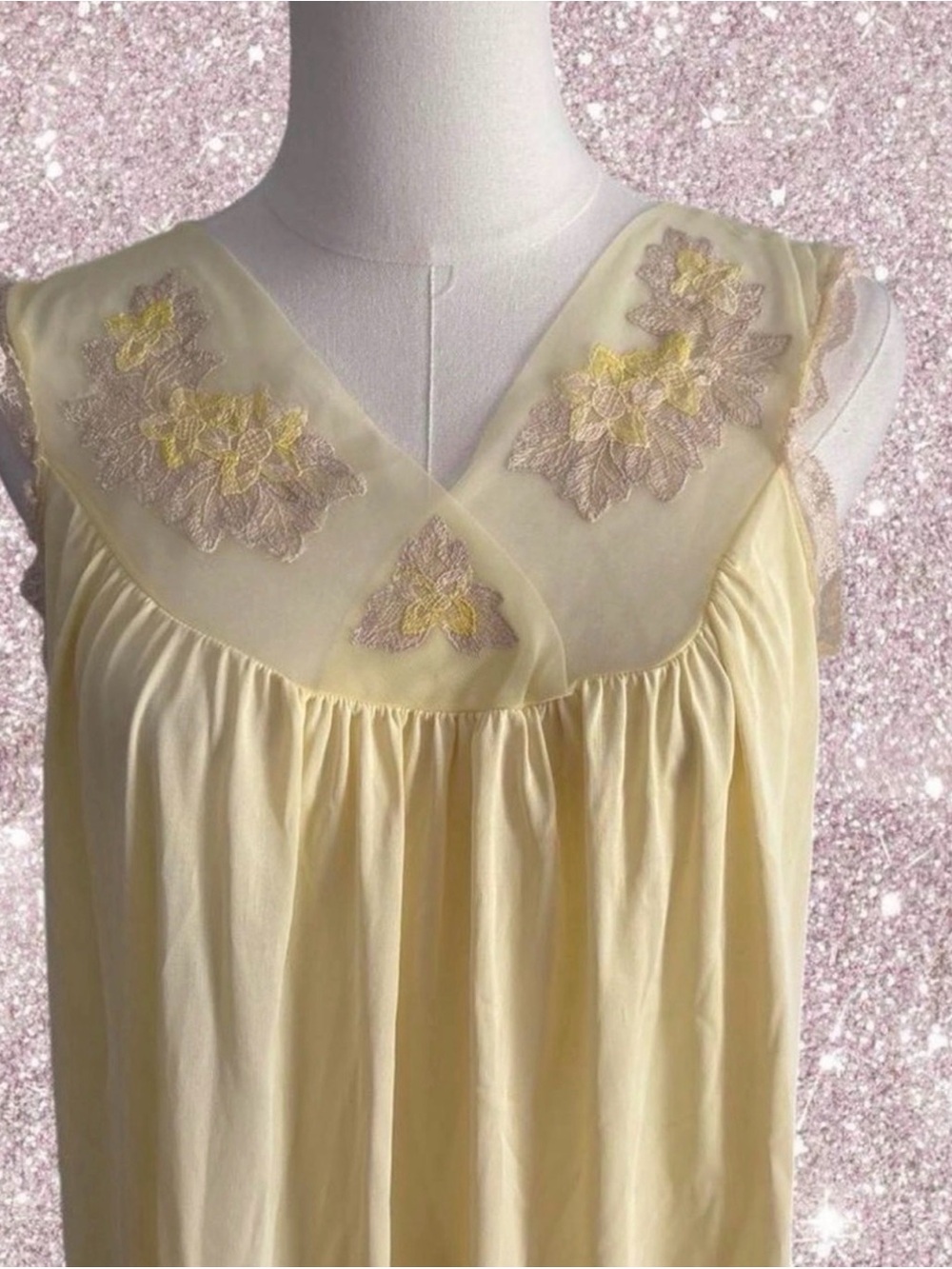 Delicate Vintage Union Made Pale Yellow Embroidered Chiffon Yoke Nightgown Sz M